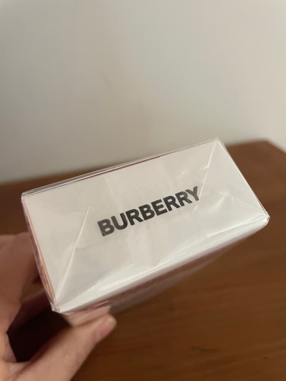 ☔️ NEW IN SEALED BOX Burberry Her - Picture 2 of 7
